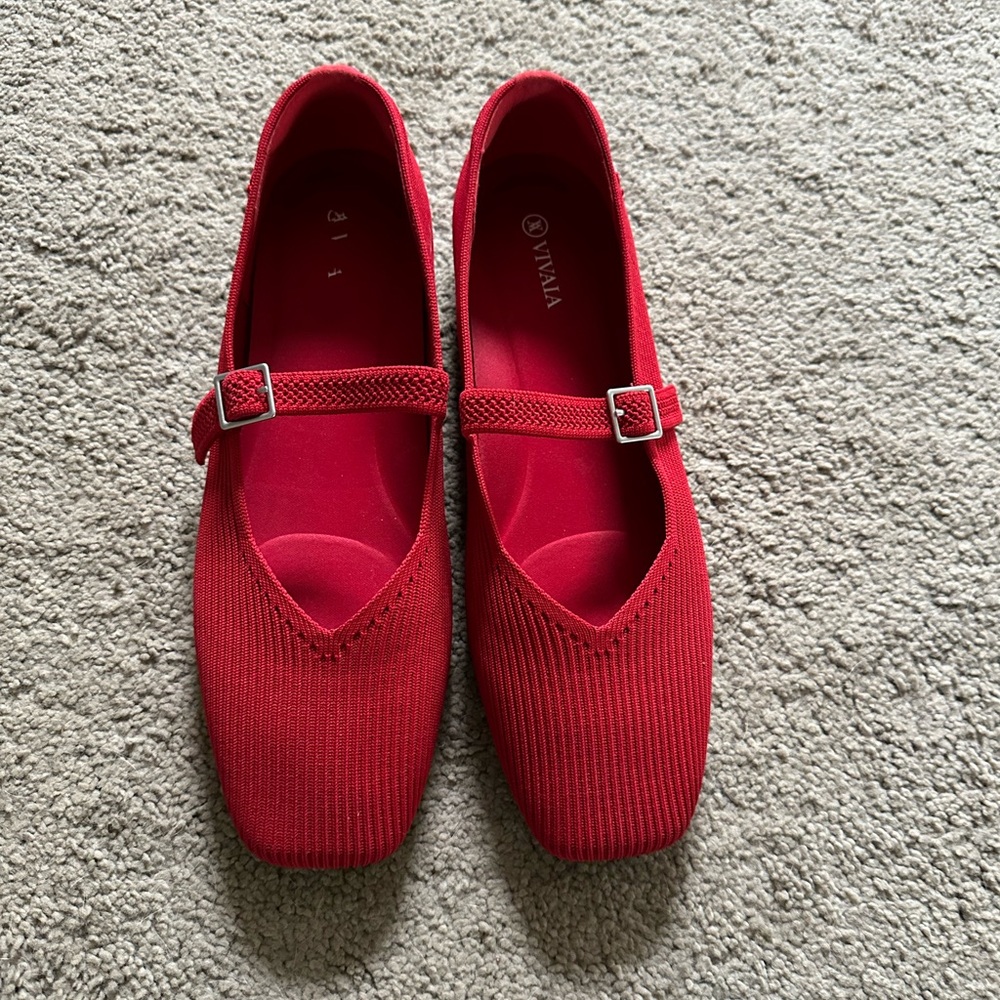 Vavaia Margot Square Toe Mary-Jane Flats 11 (43) EUC Ruby Red